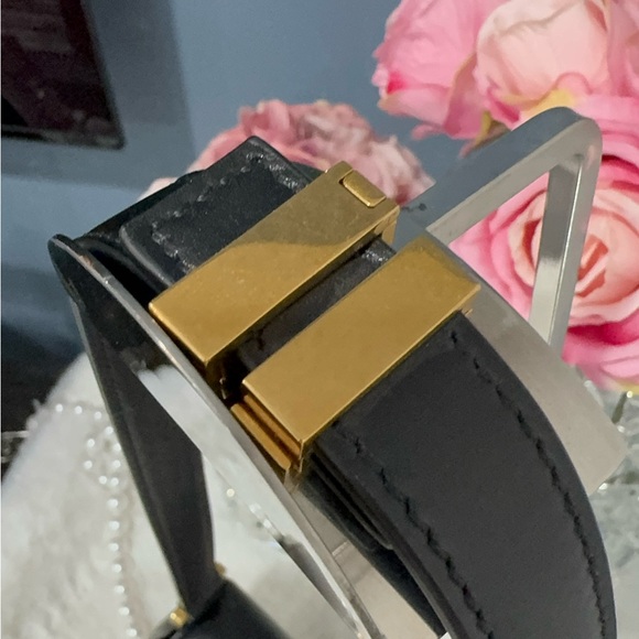 Valentino Garavani 🖤 VLogo leather bag
Authentic 💯 - Picture 7 of 15